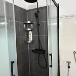 3 Bedrooms Close Airport Apartment