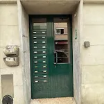 3 Bedrooms Close Airport Apartment Lisbon