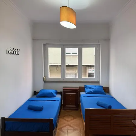 3 Bedrooms Close Airport Apartment