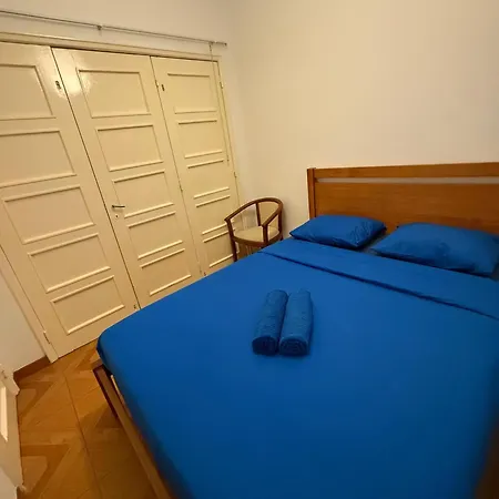 3 Bedrooms Close Airport ליסבון