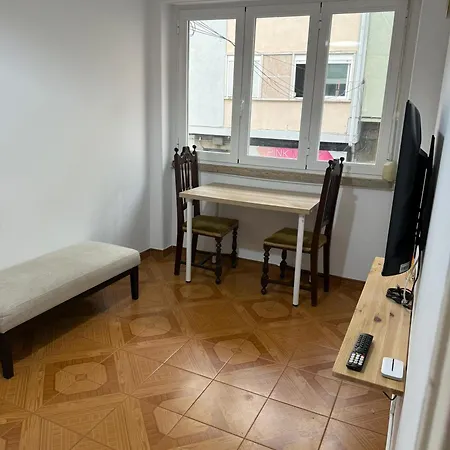 דירה 3 Bedrooms Close Airport ליסבון