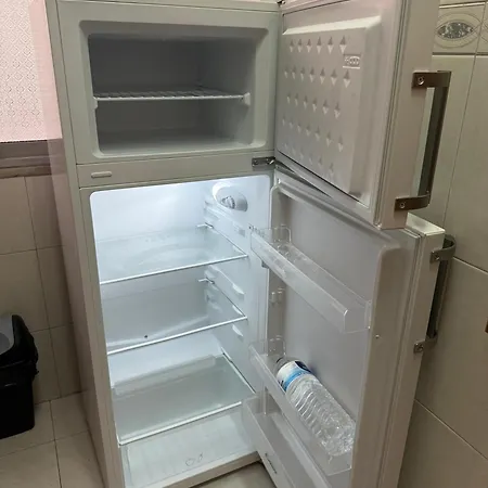3 Bedrooms Close Airport דירה
